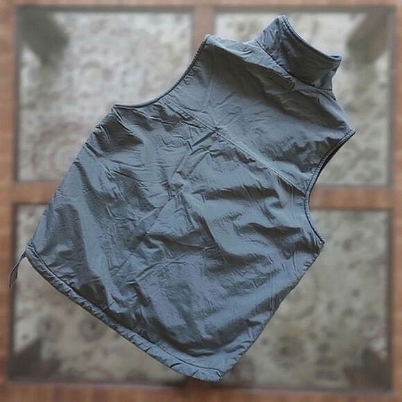 Vtg North Country nylon fleece lined zip vest - Picture 2 of 12